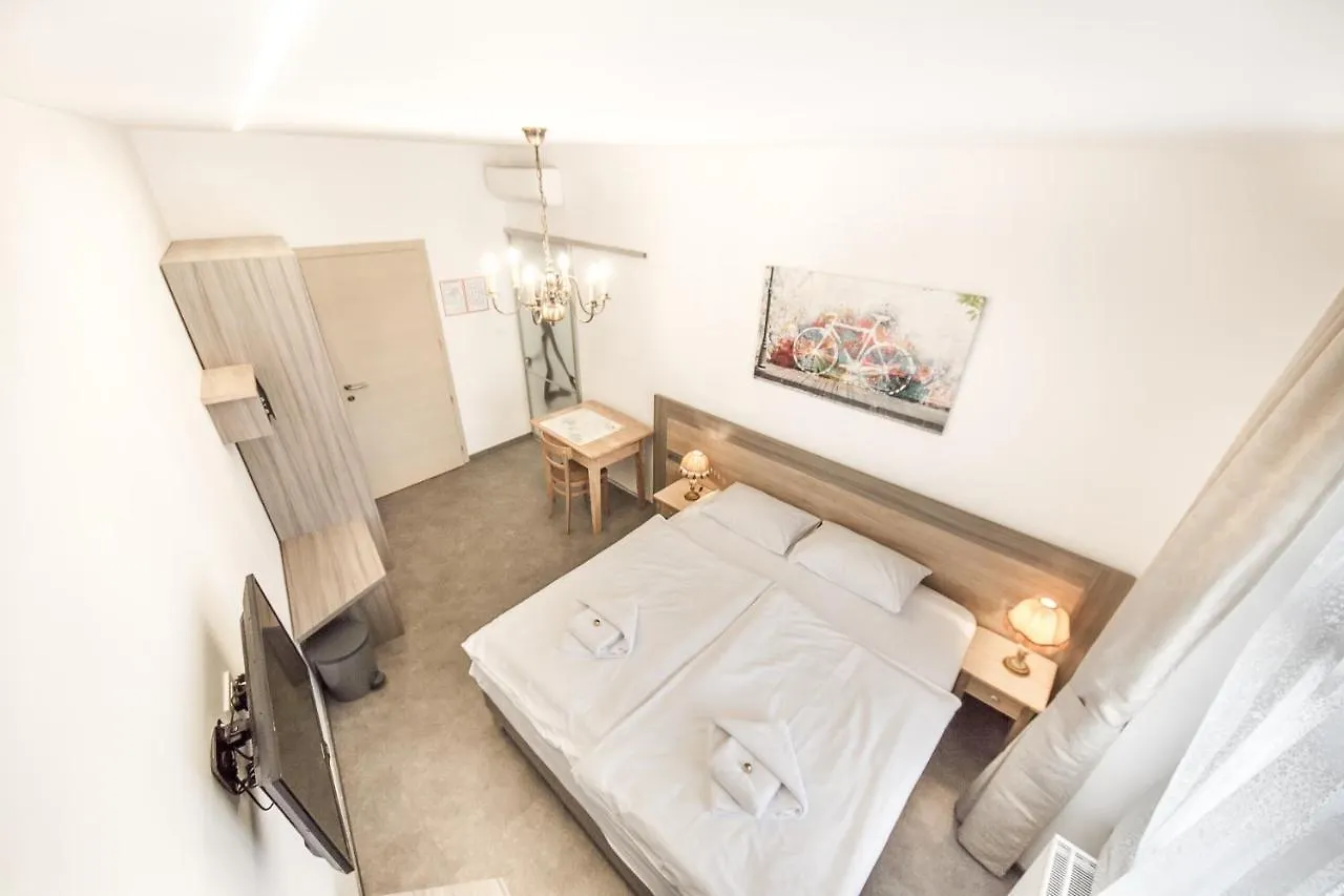 Oh Apartments & Rooms Ljubljana Slovenya